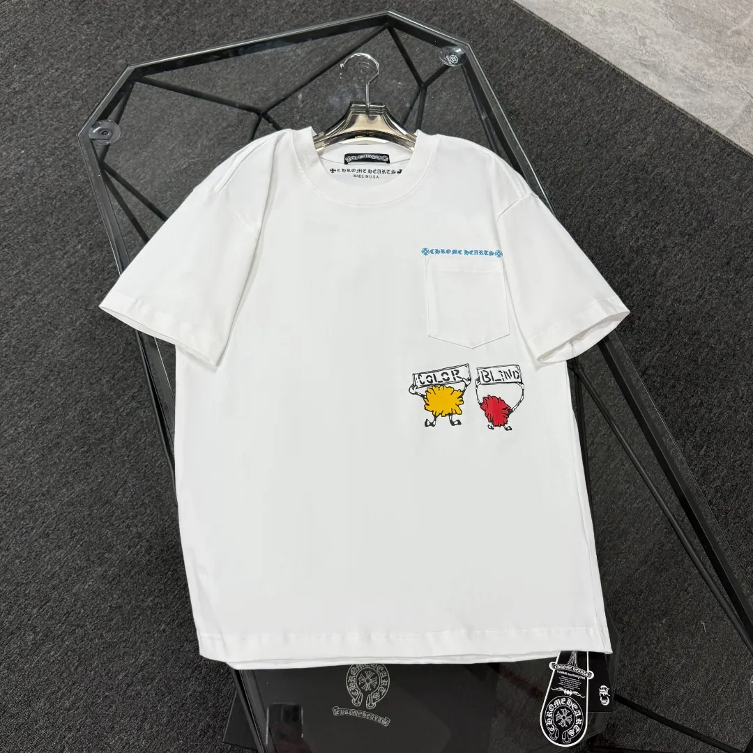 P180 Chrome Hearts Chrome Hearts 25 high-end versions. The fabric is made of 300 grams of high-density pure cotton. It does not deform or shrink. It has three labels. It is the same style for men and women. Technology: suede foaming + digital printing. Color: white, black. SIZE: S-XL.